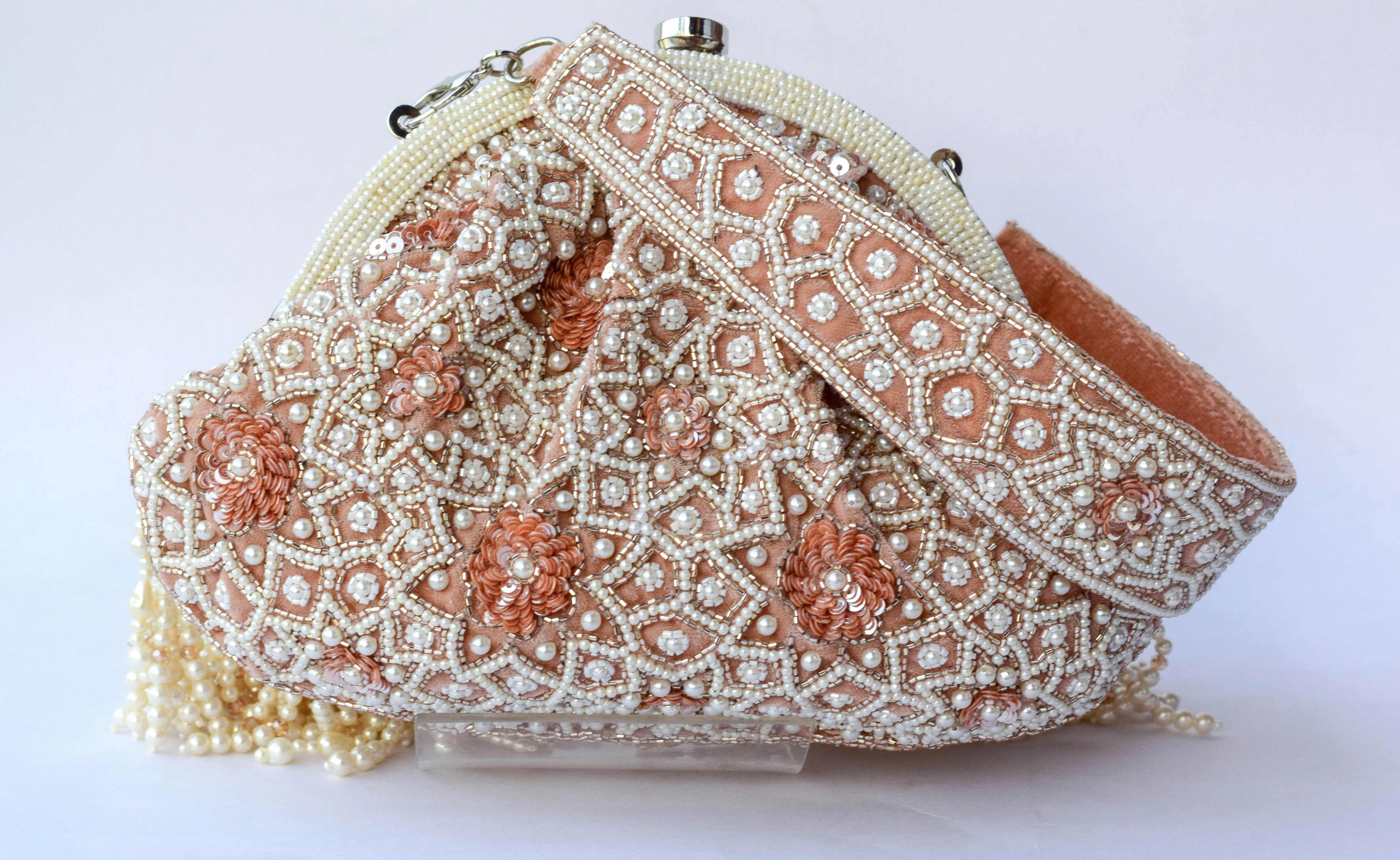 Adara Clutch | SHREYA GHOSHAL