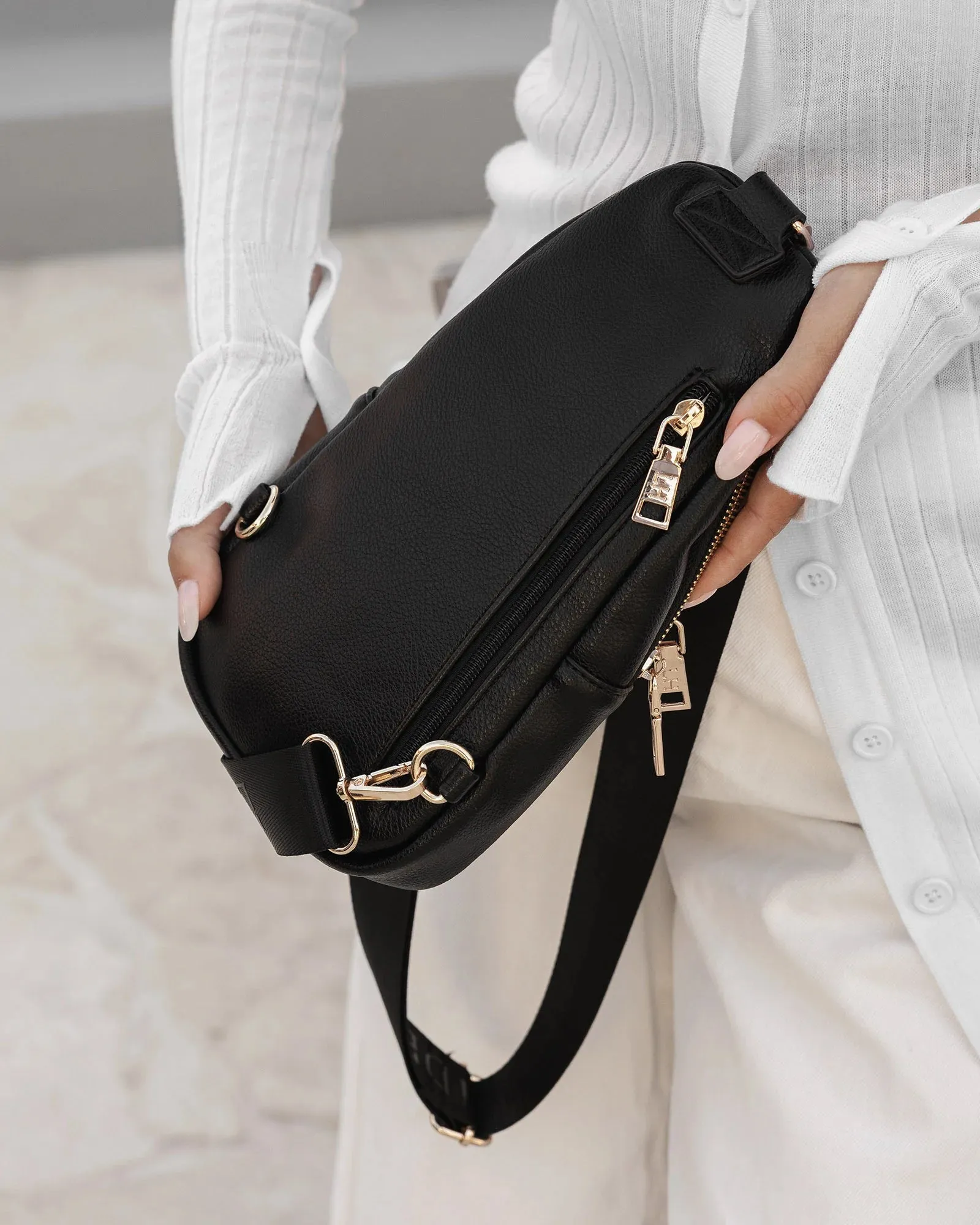 Avery Shoulder Bag