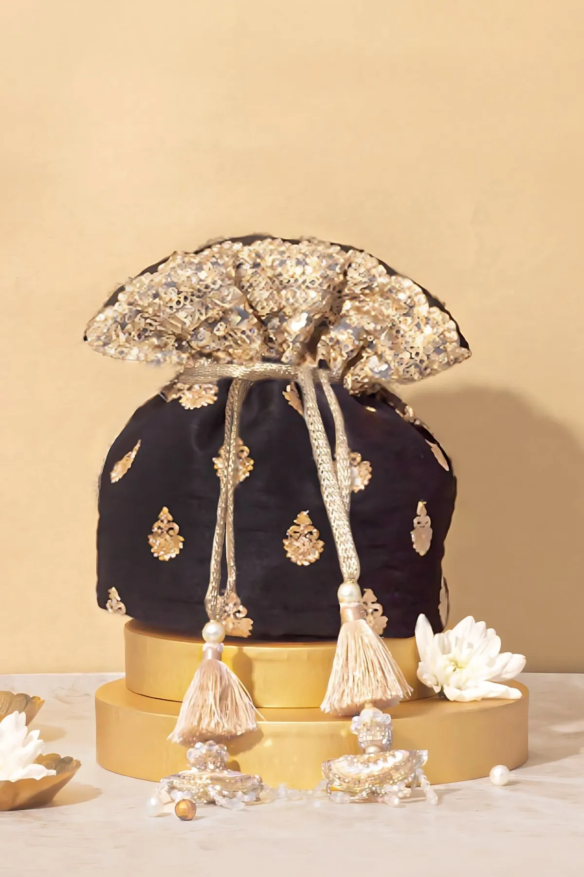 Black saanjh embroidered potli