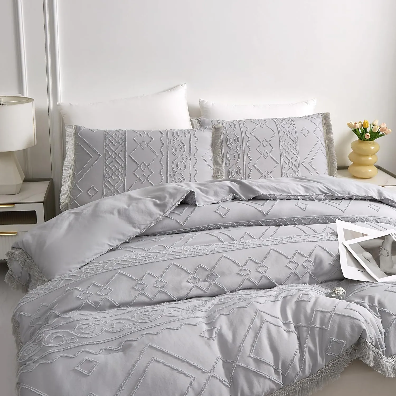 Boho Queen Comforter Set Grey 3 Pieces Tufted Tassel Comforter Set Queen Size Lightweight Queen Size Comforter Sets Shabby Chic Farmhouse Fluffy Gray Comforter Queen Bed Set Gift Choice