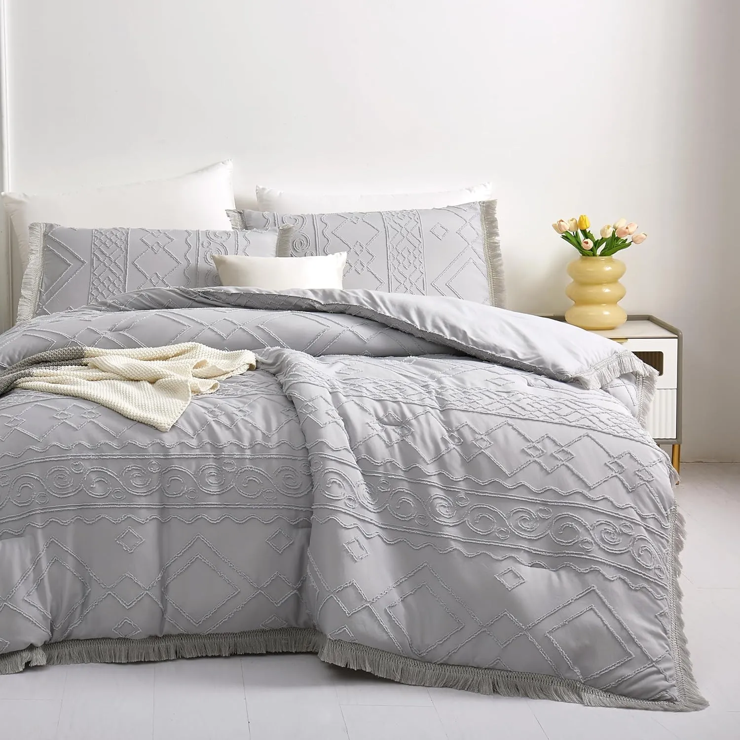 Boho Queen Comforter Set Grey 3 Pieces Tufted Tassel Comforter Set Queen Size Lightweight Queen Size Comforter Sets Shabby Chic Farmhouse Fluffy Gray Comforter Queen Bed Set Gift Choice
