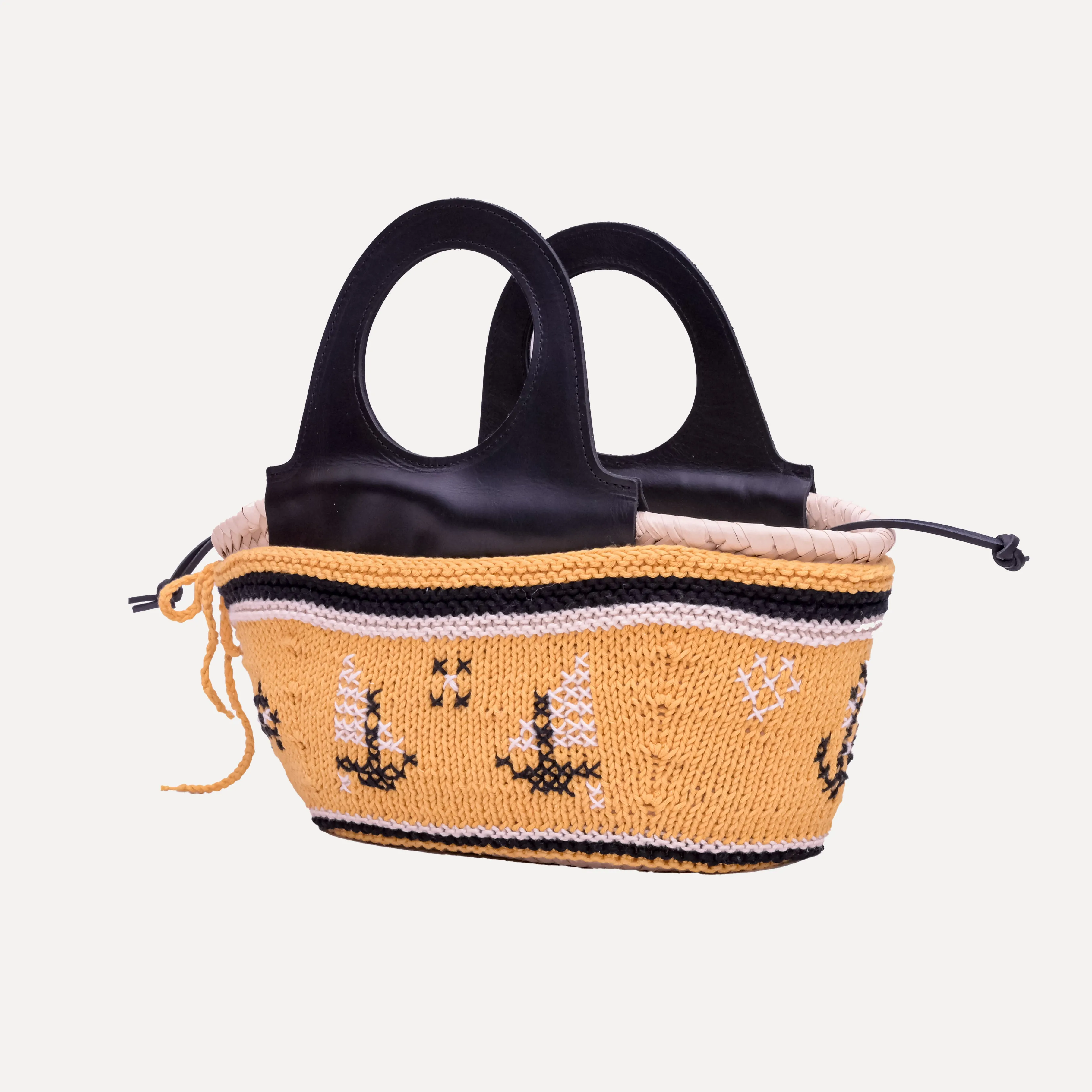 Caxinas - mini embroidered basket in yellow