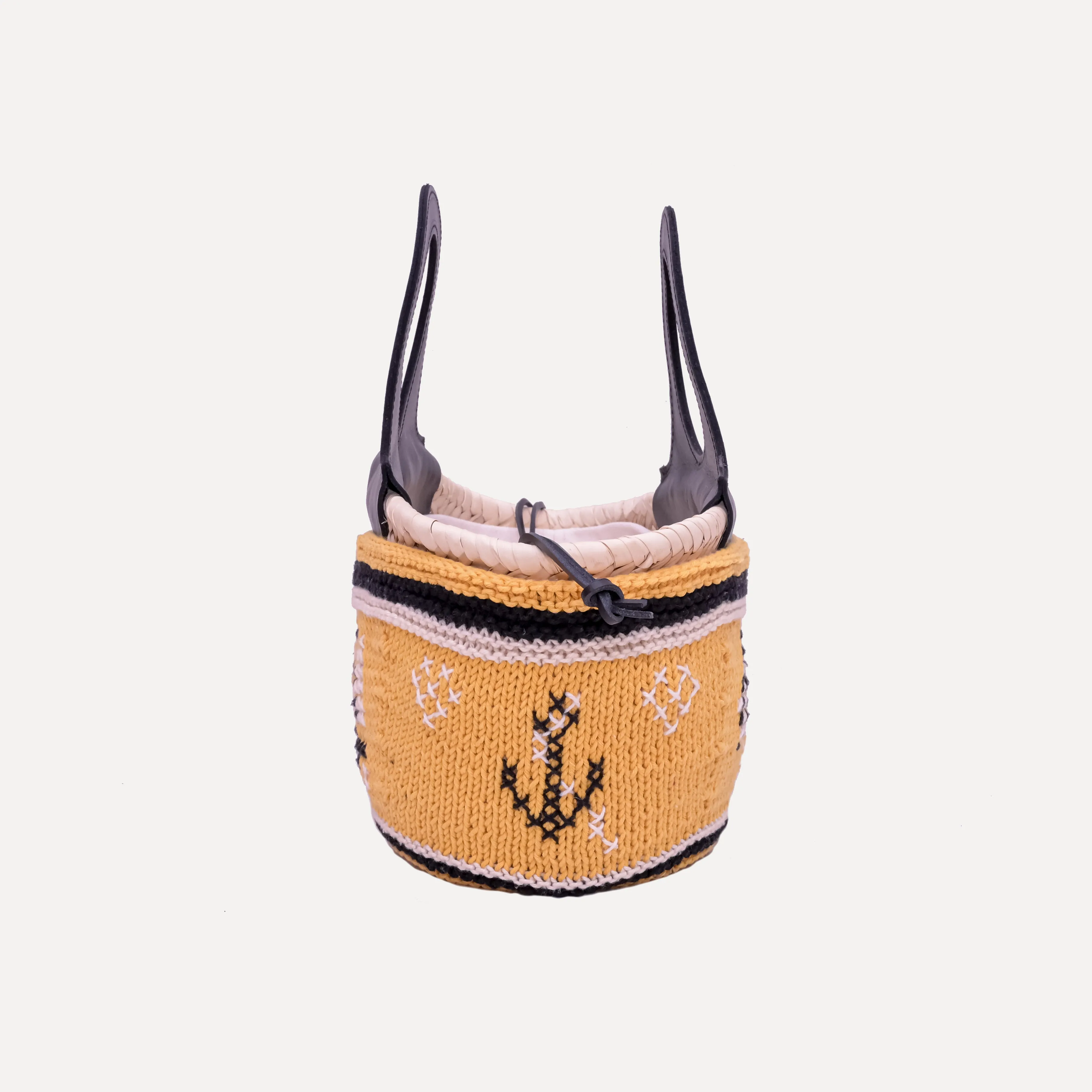 Caxinas - mini embroidered basket in yellow