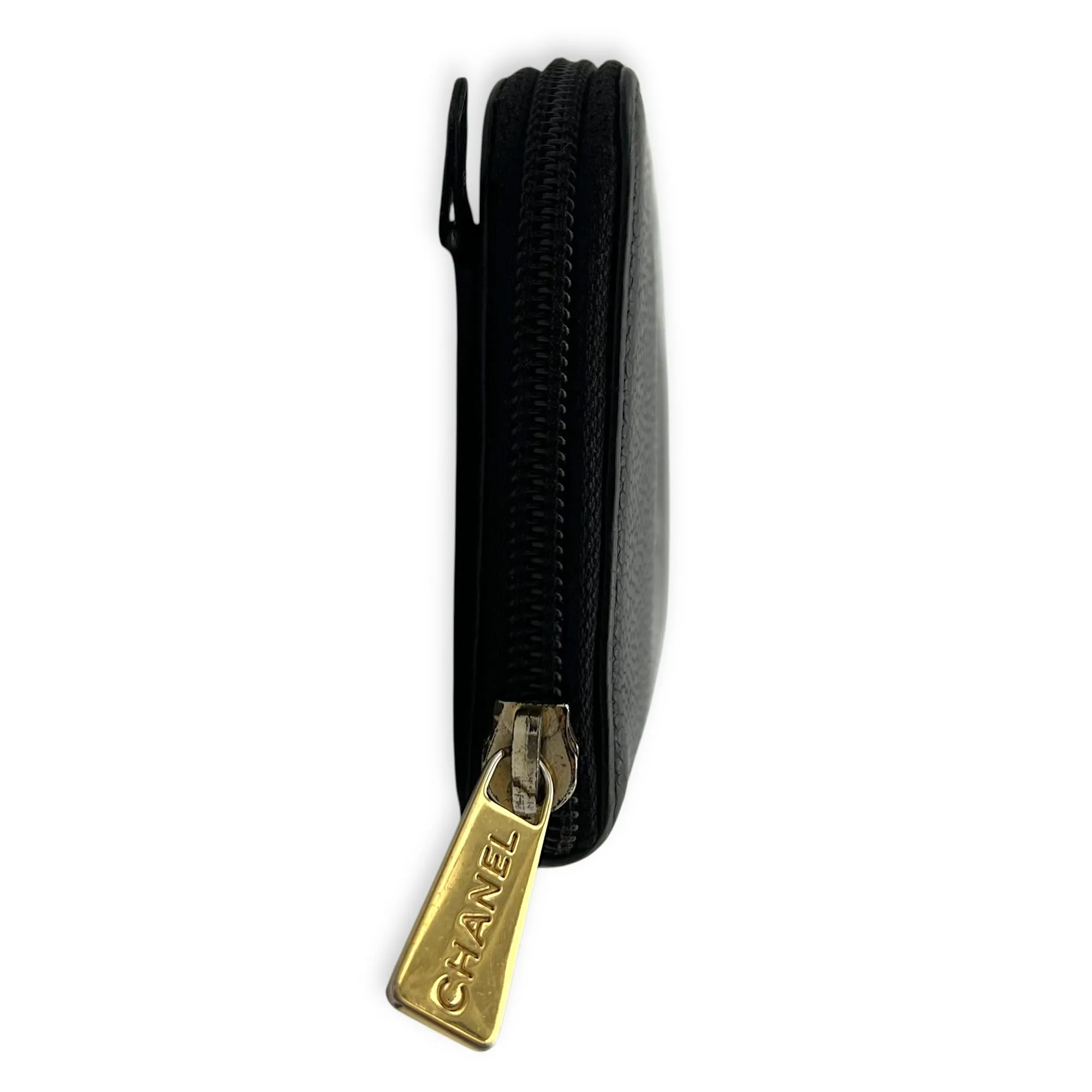 CC Zipped Black Wallet in Caviar Leather, Gold hardware