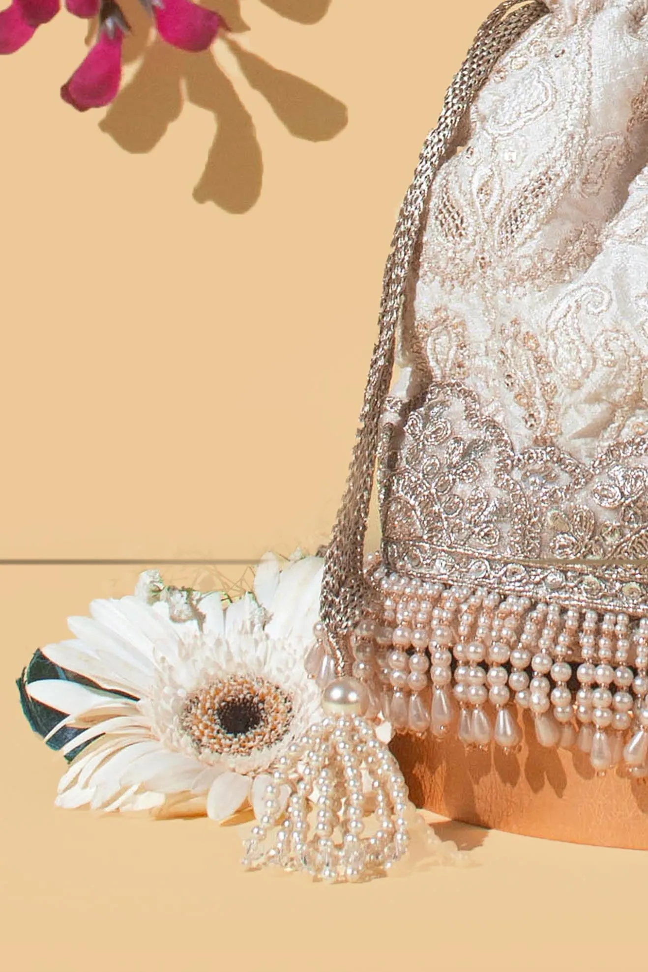 Chaand Bucket Bag
