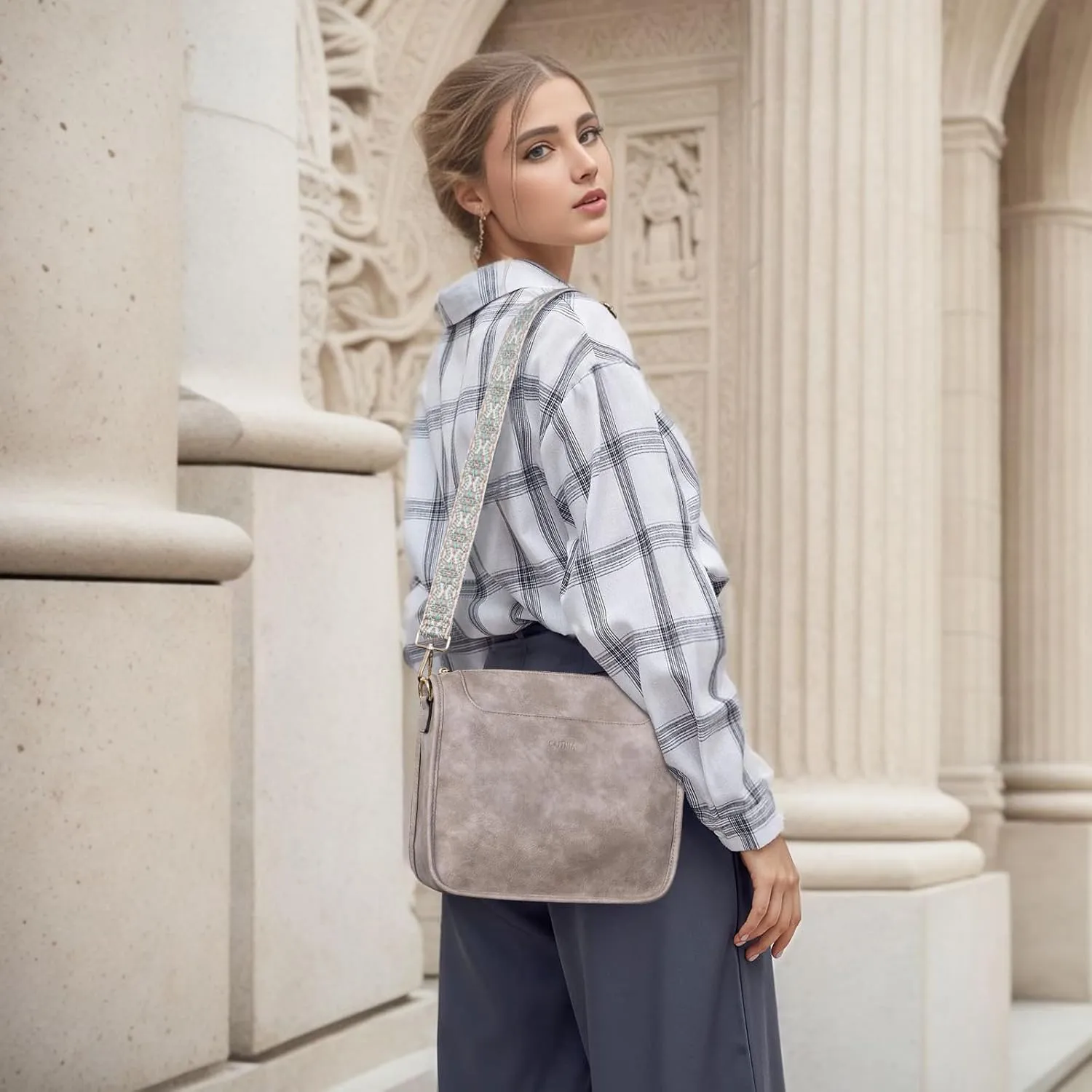 Crossbody Bags For Women Trendy Vegan Leather Travel Bags Shoulder Purses For Women With 2 Adjustable Strap