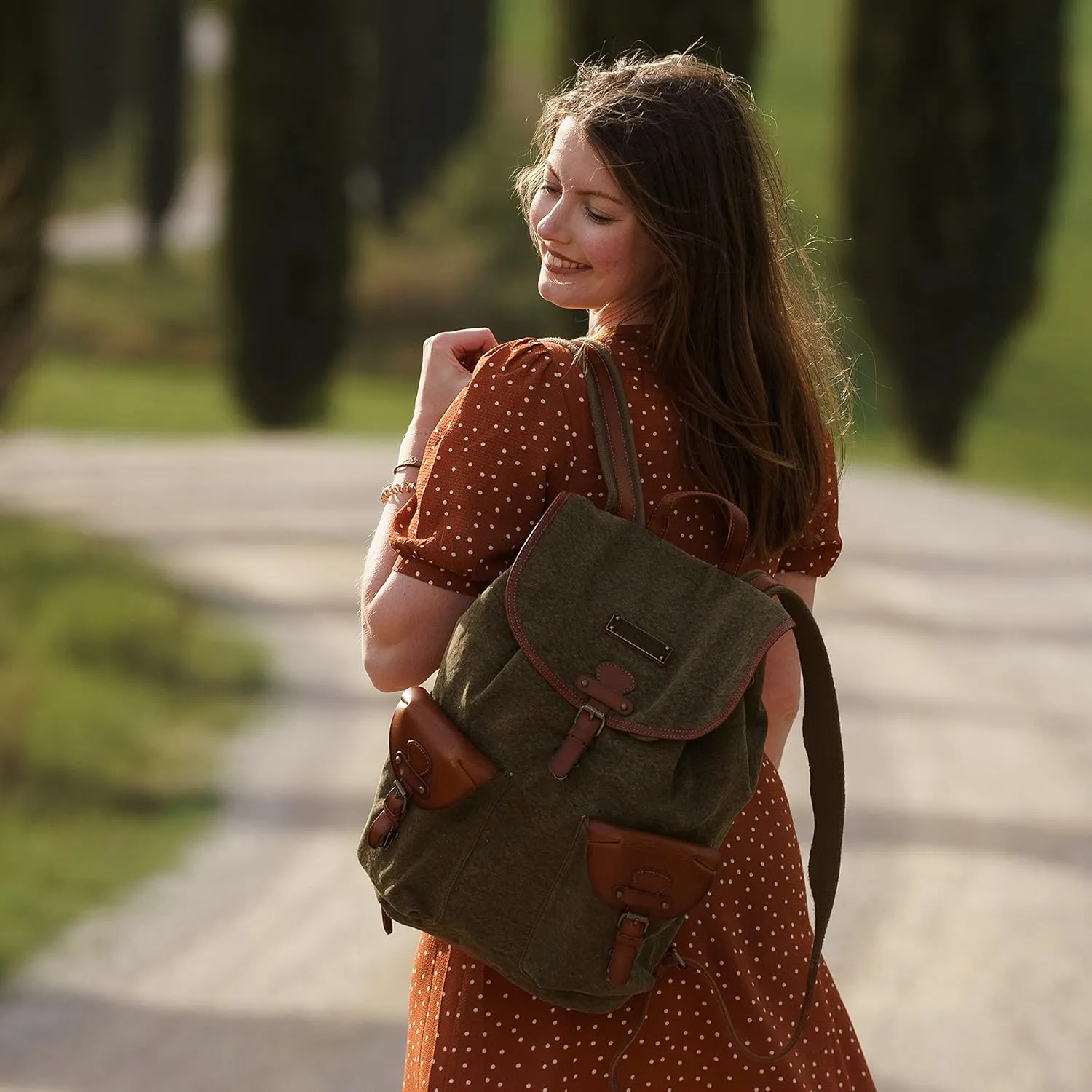 DRAKENSBERG Backpack 'Henrietta' - classy hiking and leisure daypack in retro vintage design, 13" laptop compartment, ladies, men, sustainably handmade, 20L, canvas, leather, olive-green, DR00139