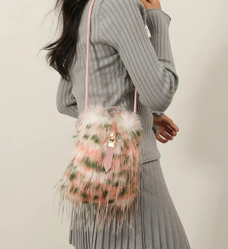Faux Fur Crossbody Bags for Women Fashion Clutch Purses for Evening Party Slouchy Handbag Y2k Purse Phone Bag with Buckle
