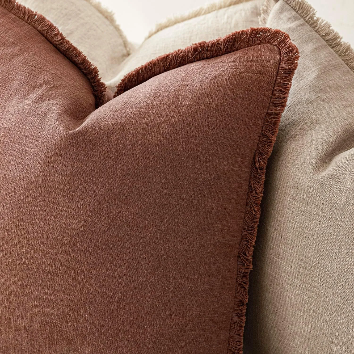 Foindtower Set of 2 Decorative Linen Fringe Throw Pillow Covers Boho Farmhouse Cushion Cover with Tassels Soft Accent Pillowcase for Couch Chair Sofa Bed Living Room Home Decor,18×18 Inch,Rust Red