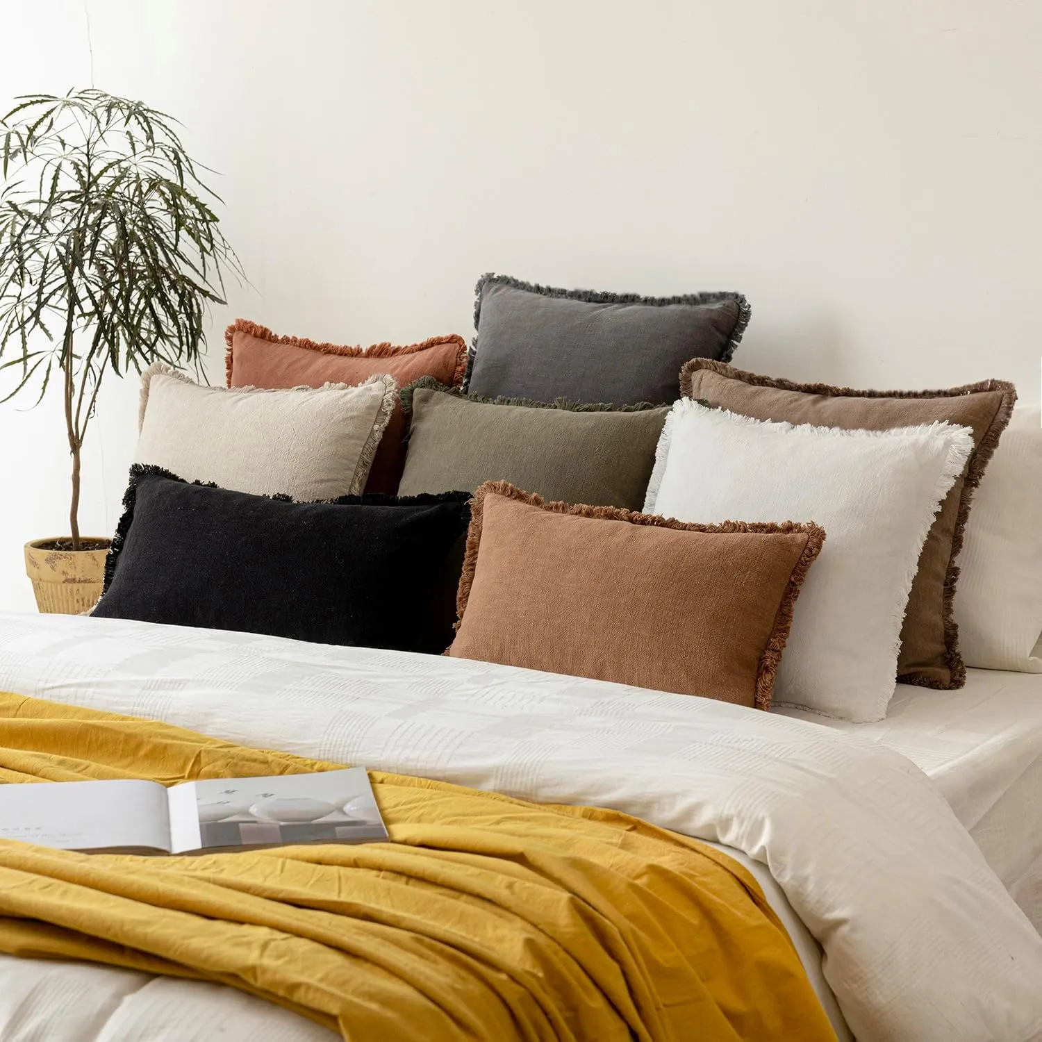 Foindtower Set of 2 Decorative Linen Fringe Throw Pillow Covers Cozy Boho Farmhouse Cushion Cover with Tassels Soft Accent Pillowcase for Couch Sofa Bed Living Room Home Decor,18×18 Inch,Light Brown