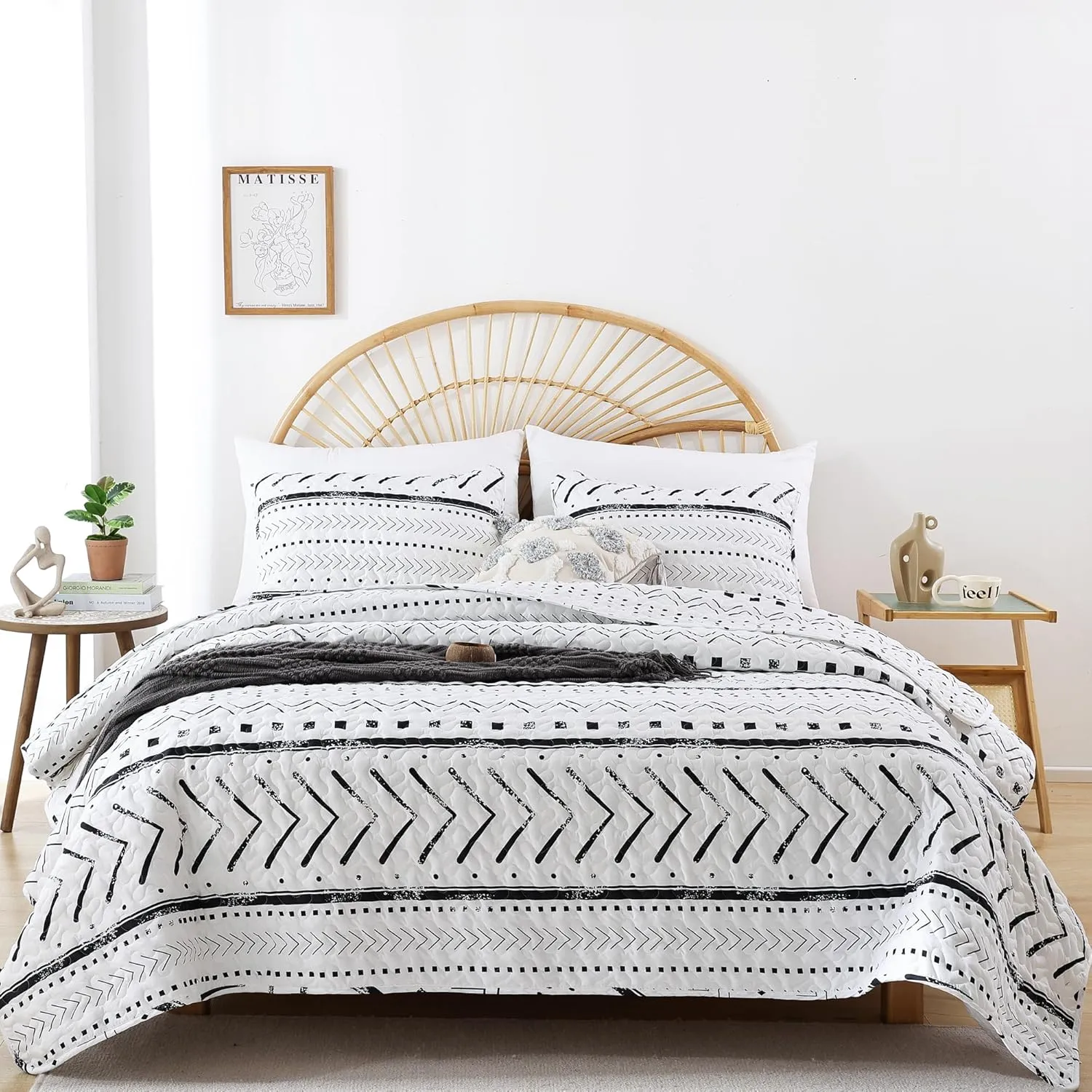 JANZAA Quilt Boho Bedding Set Queen Size – Lightweight Geometric Bedspread Coverlet, Soft Polyester Bedding Set for All Season, Machine Washable(Two Pillow Cases, White)