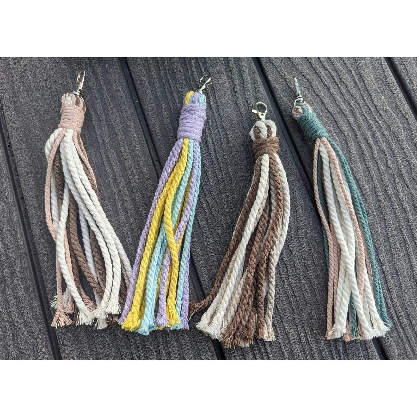Macrame Tassel Keychain - Express Your Bohemian Style!