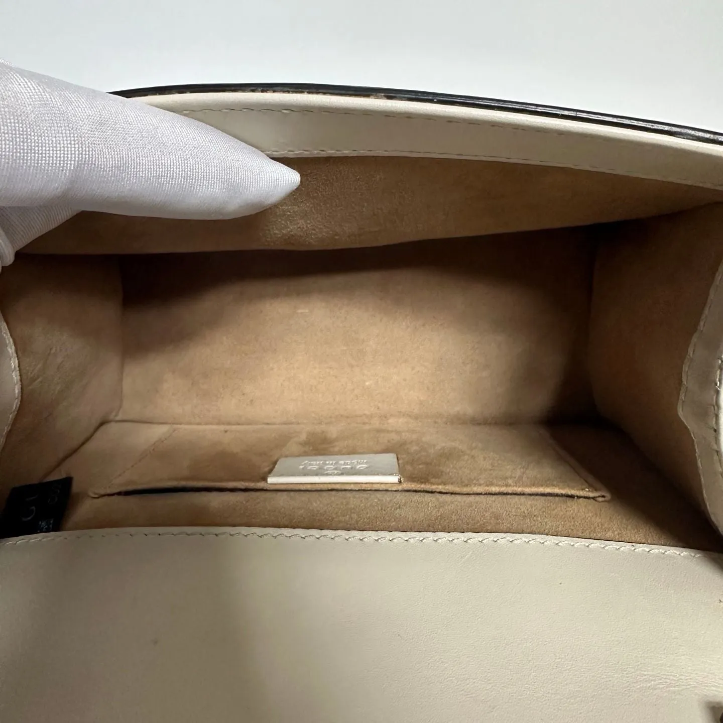 Preloved Gucci Sylvie Top Handle Bag Embroidered Leather - NG102590
