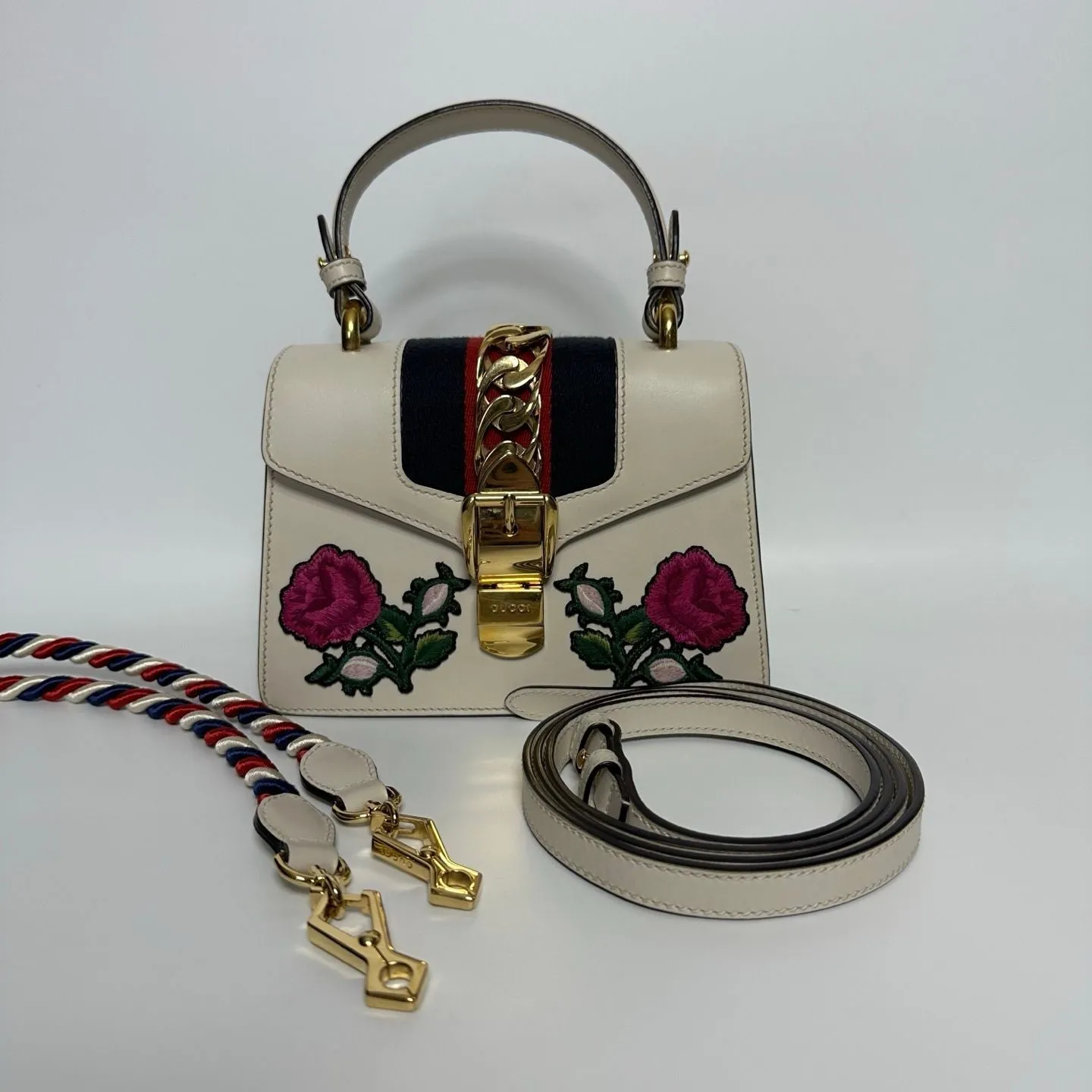 Preloved Gucci Sylvie Top Handle Bag Embroidered Leather - NG102590