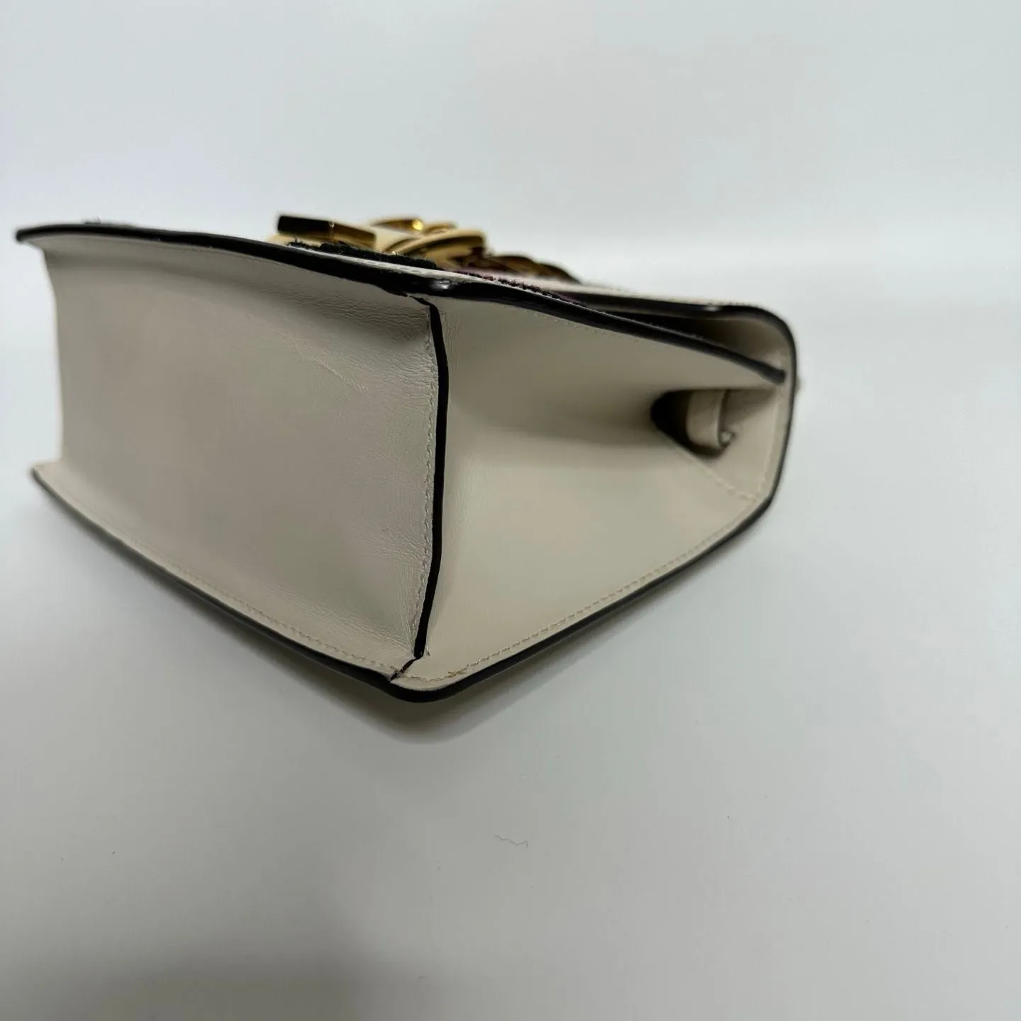 Preloved Gucci Sylvie Top Handle Bag Embroidered Leather - NG102590