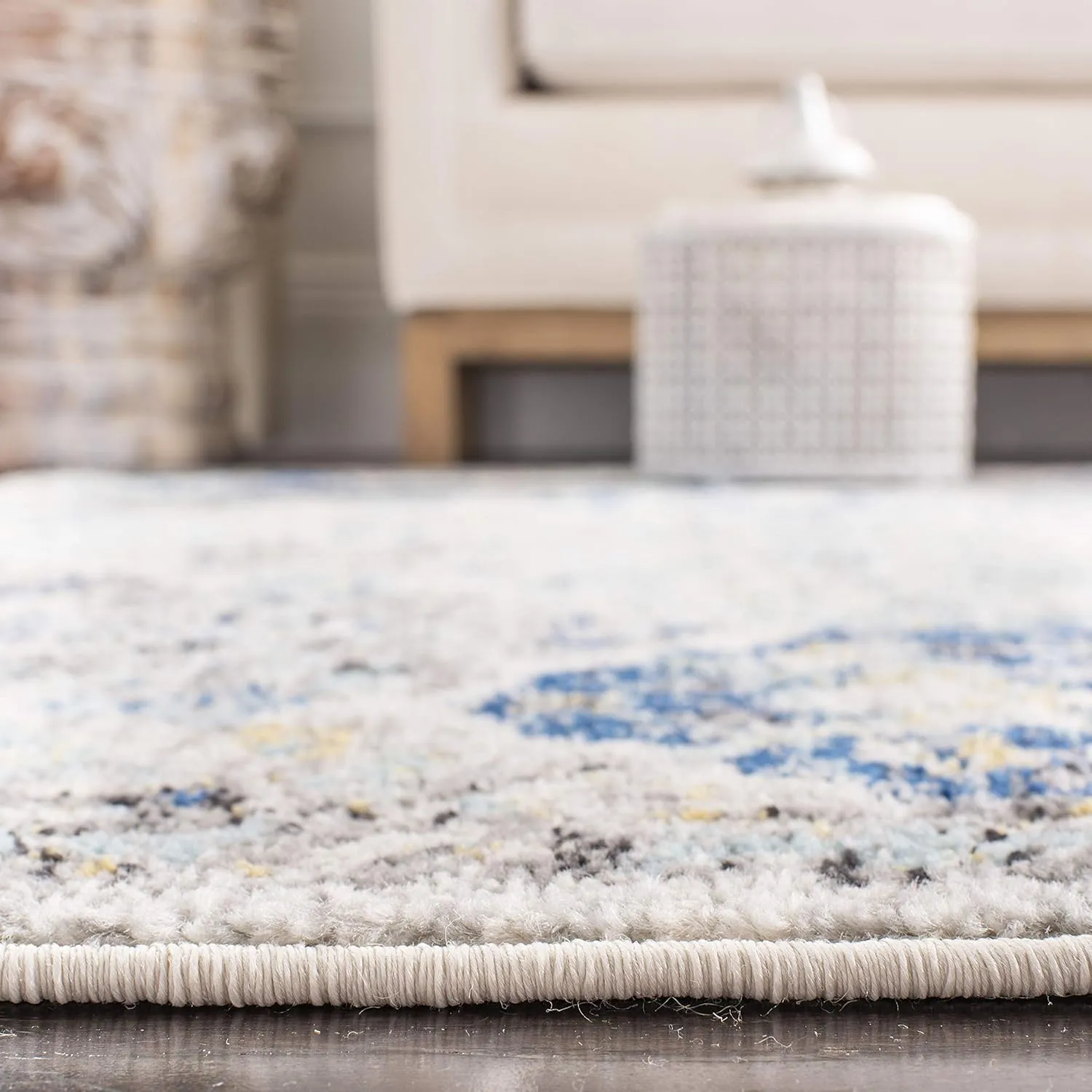 SAFAVIEH Area Rug 8x10 - Madison Collection - Large - Ivory & Aqua, Boho Chic Distressed Design, Non-Shedding & Easy Cleaning, Ideal for Living Room, Bedroom, Office, Dining Space (MAD611A)