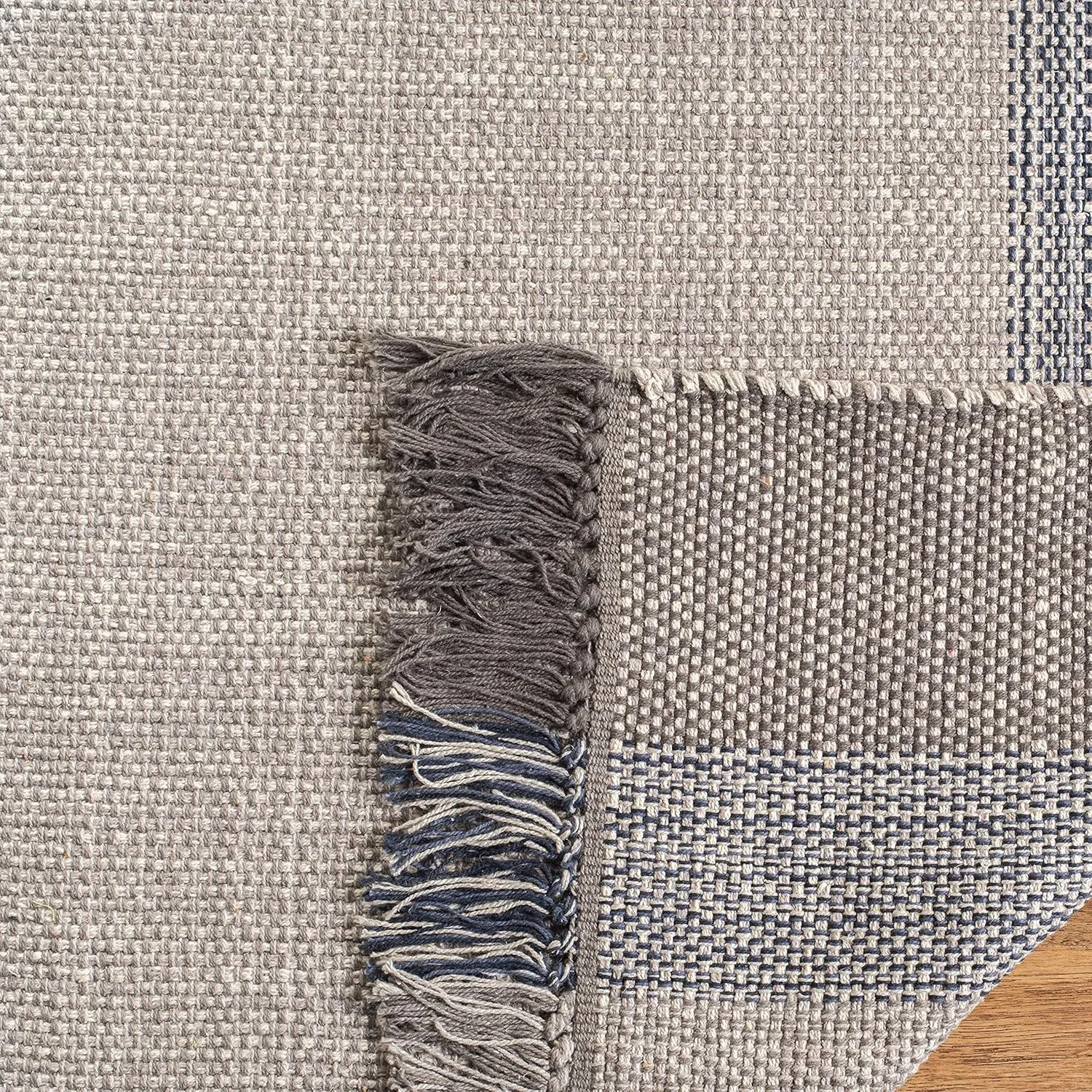 SAFAVIEH Montauk Collection Runner Rug - 2'3" x 7', Blue & Grey, Handmade Flat Weave Boho Farmhouse Cotton Stripe Fringe, Ideal for High Traffic Areas in Living Room, Bedroom (MTK301M)