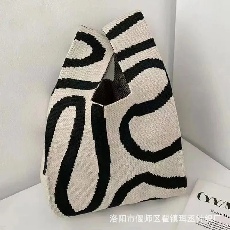Womens Knot Wrist Bag Handmade Knitted Bag Portable Mini Striped Tote Bucket Phone Bags Large Capacity Autumn Winter Handbags