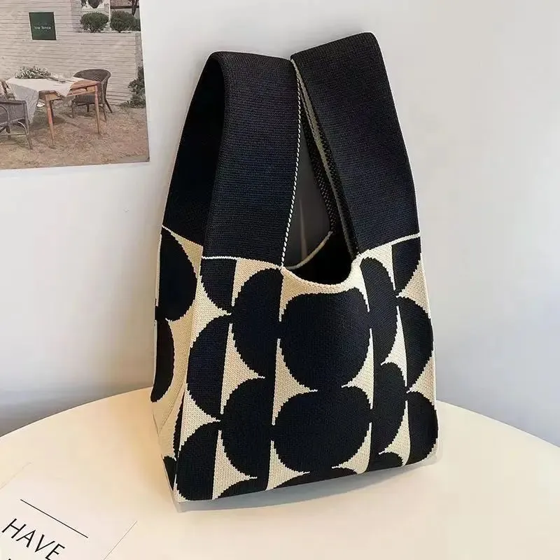 Womens Knot Wrist Bag Handmade Knitted Bag Portable Mini Striped Tote Bucket Phone Bags Large Capacity Autumn Winter Handbags