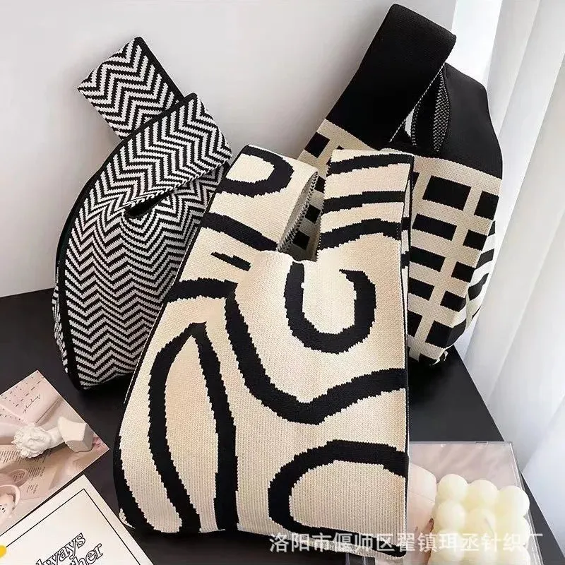 Womens Knot Wrist Bag Handmade Knitted Bag Portable Mini Striped Tote Bucket Phone Bags Large Capacity Autumn Winter Handbags