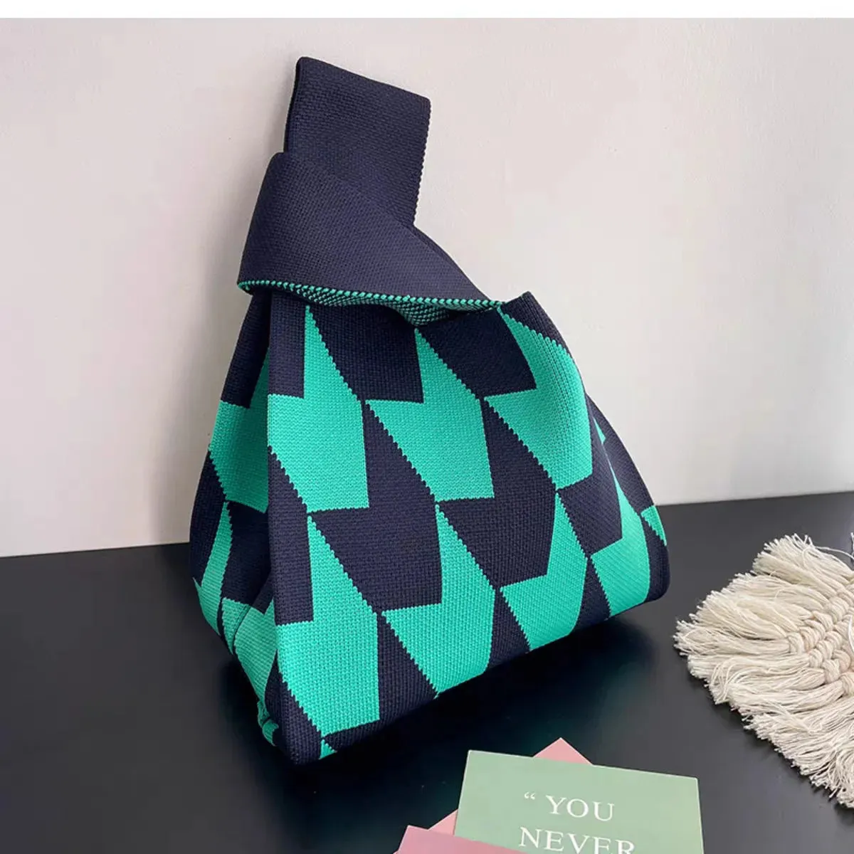 Womens Knot Wrist Bag Handmade Knitted Bag Portable Mini Striped Tote Bucket Phone Bags Large Capacity Autumn Winter Handbags
