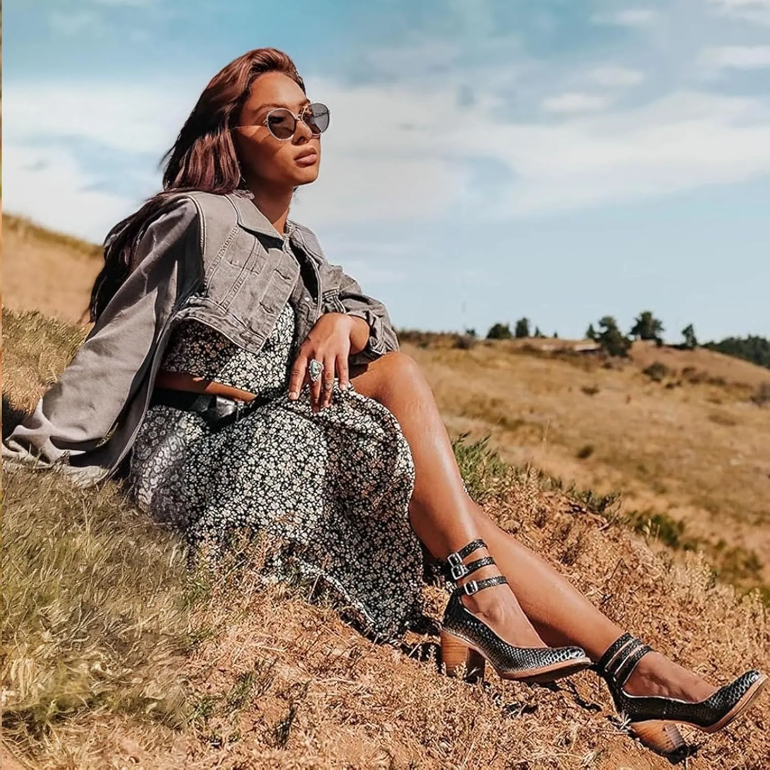 Women’s Leather Ankle Strap High Heel Pumps Vintage Style Block Heel Mary Jane Shoes with Adjustable Buckles Round Toe Back Zipper Pumps for Women